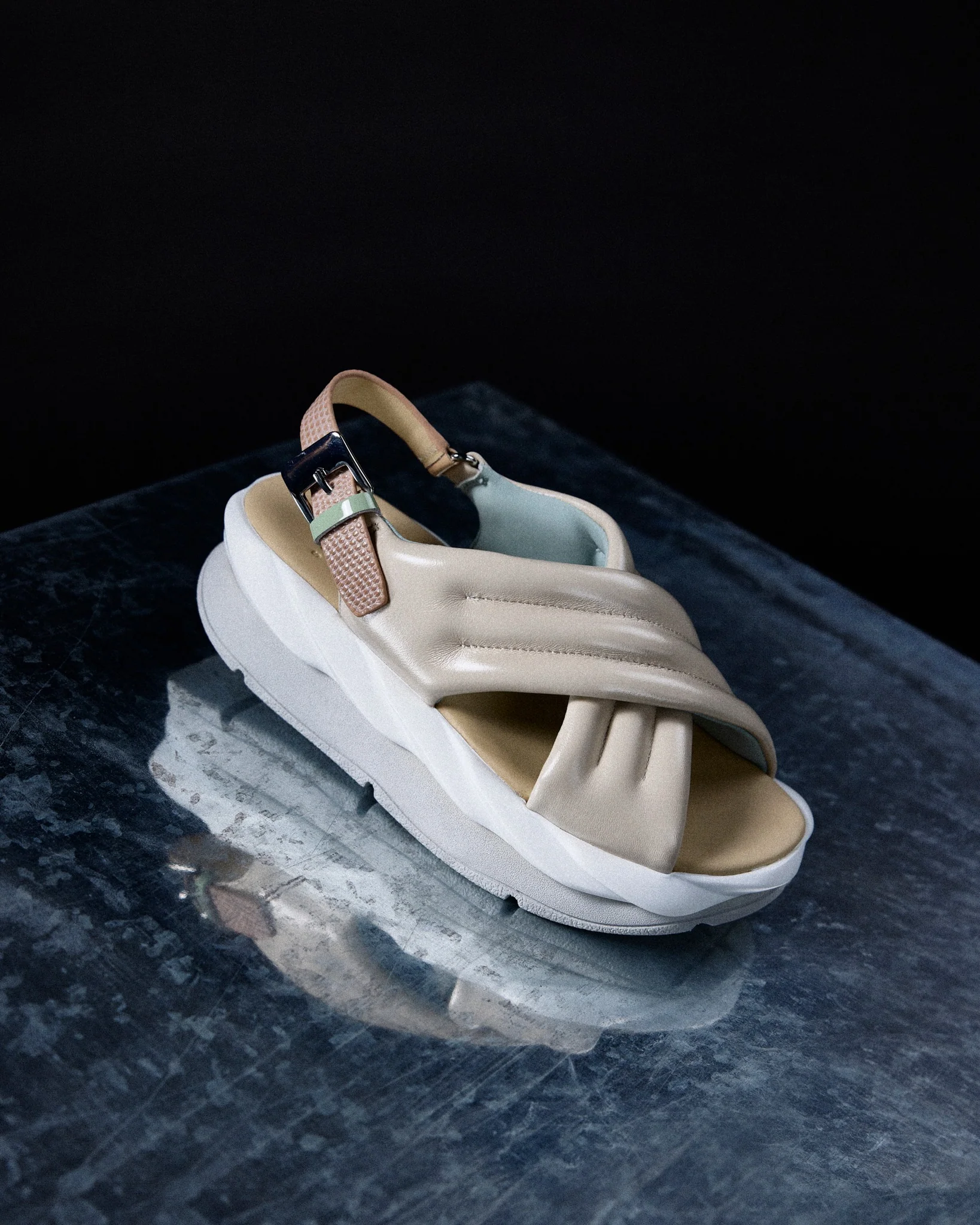Mellow Mana Cream Metallic Leather - Image 3