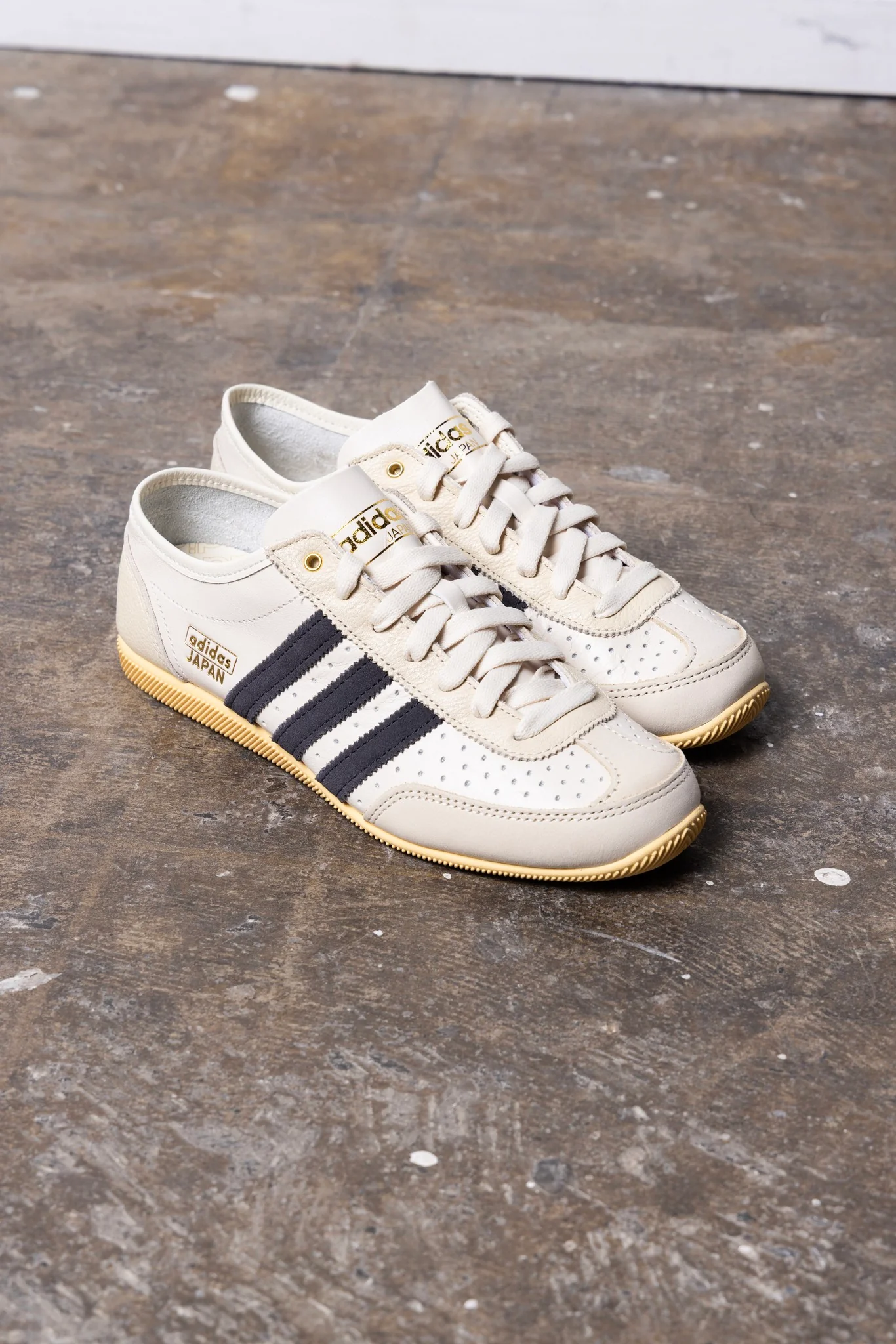 Japan Decon W Cream White Black leather - Image 3