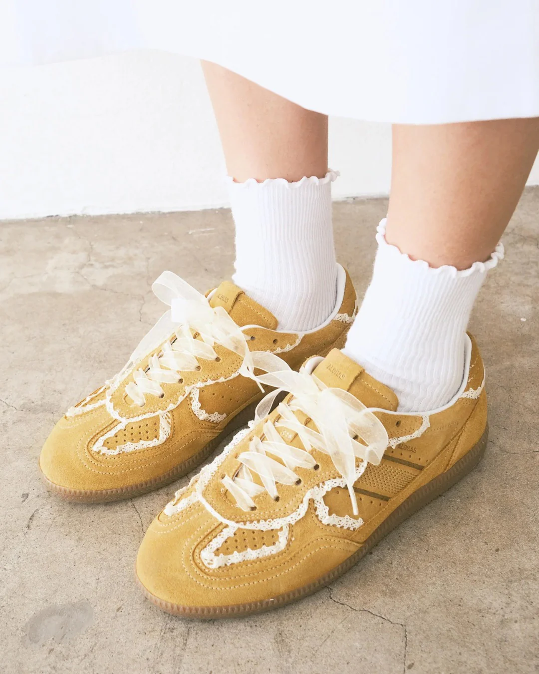 Tb.490 Crochet Honey Suede - Image 3