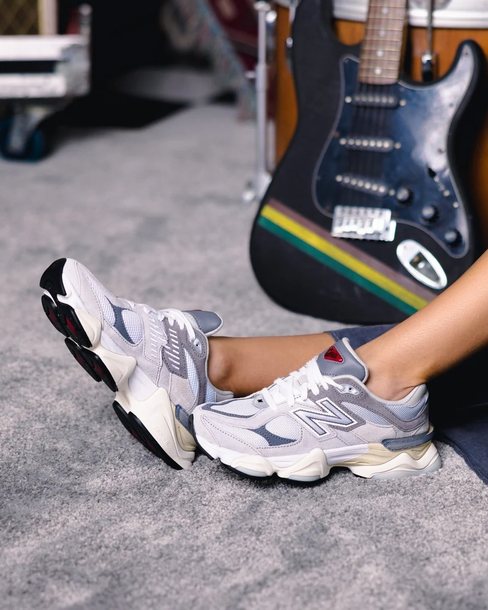 9060 Grey Leather - Image 3