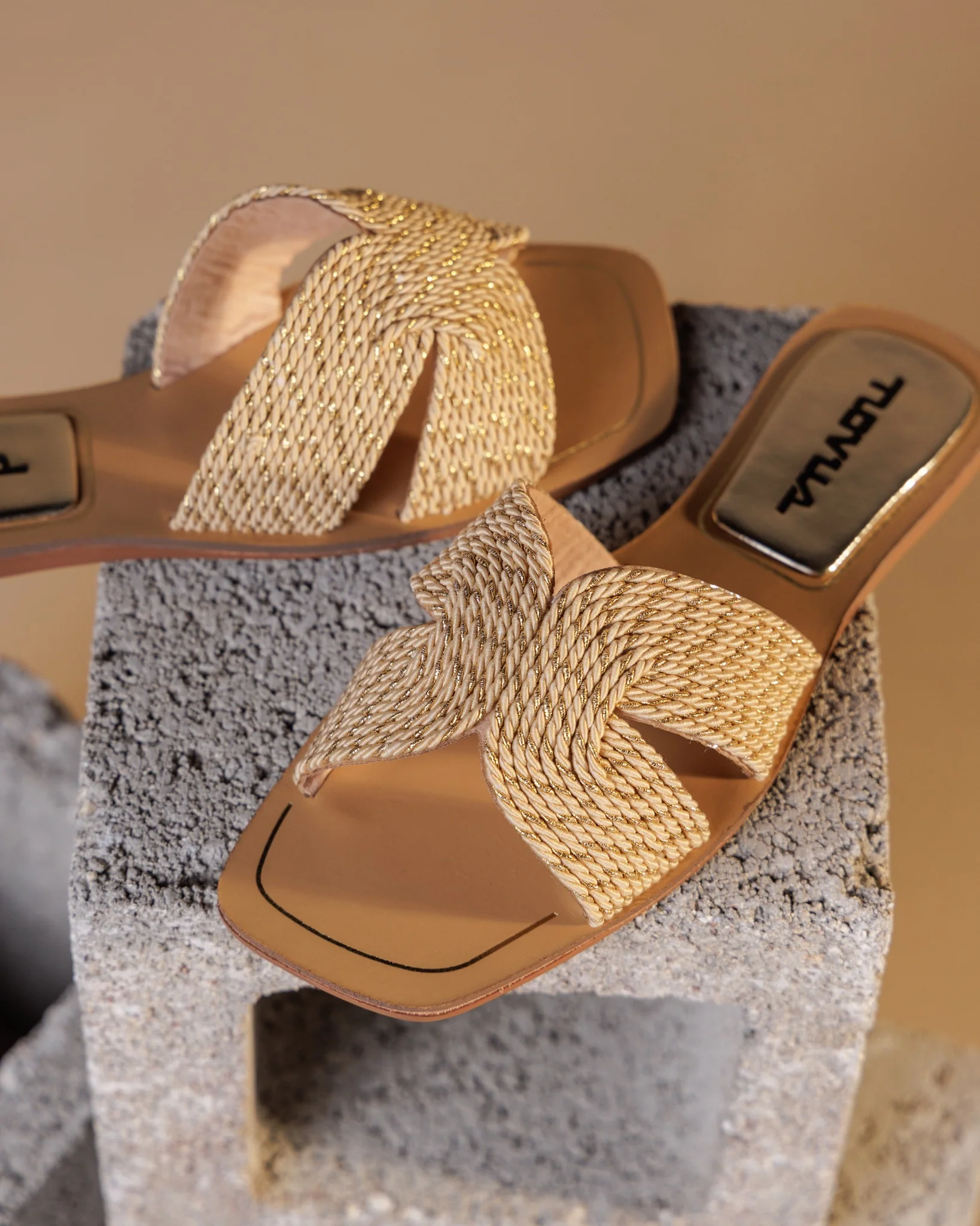 Chloe Gold Raffia - Image 3