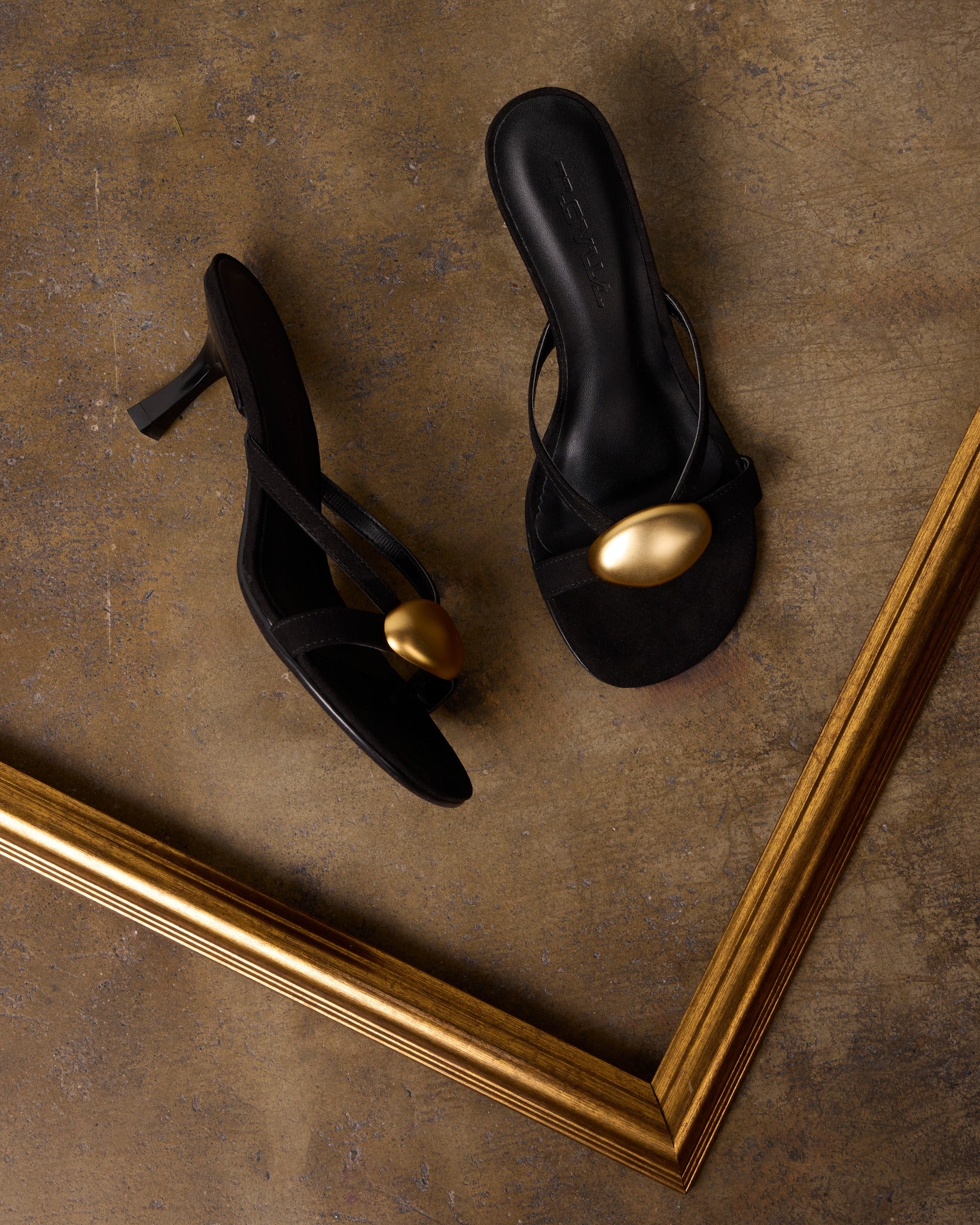 Hillary Black Gold suede - Image 3