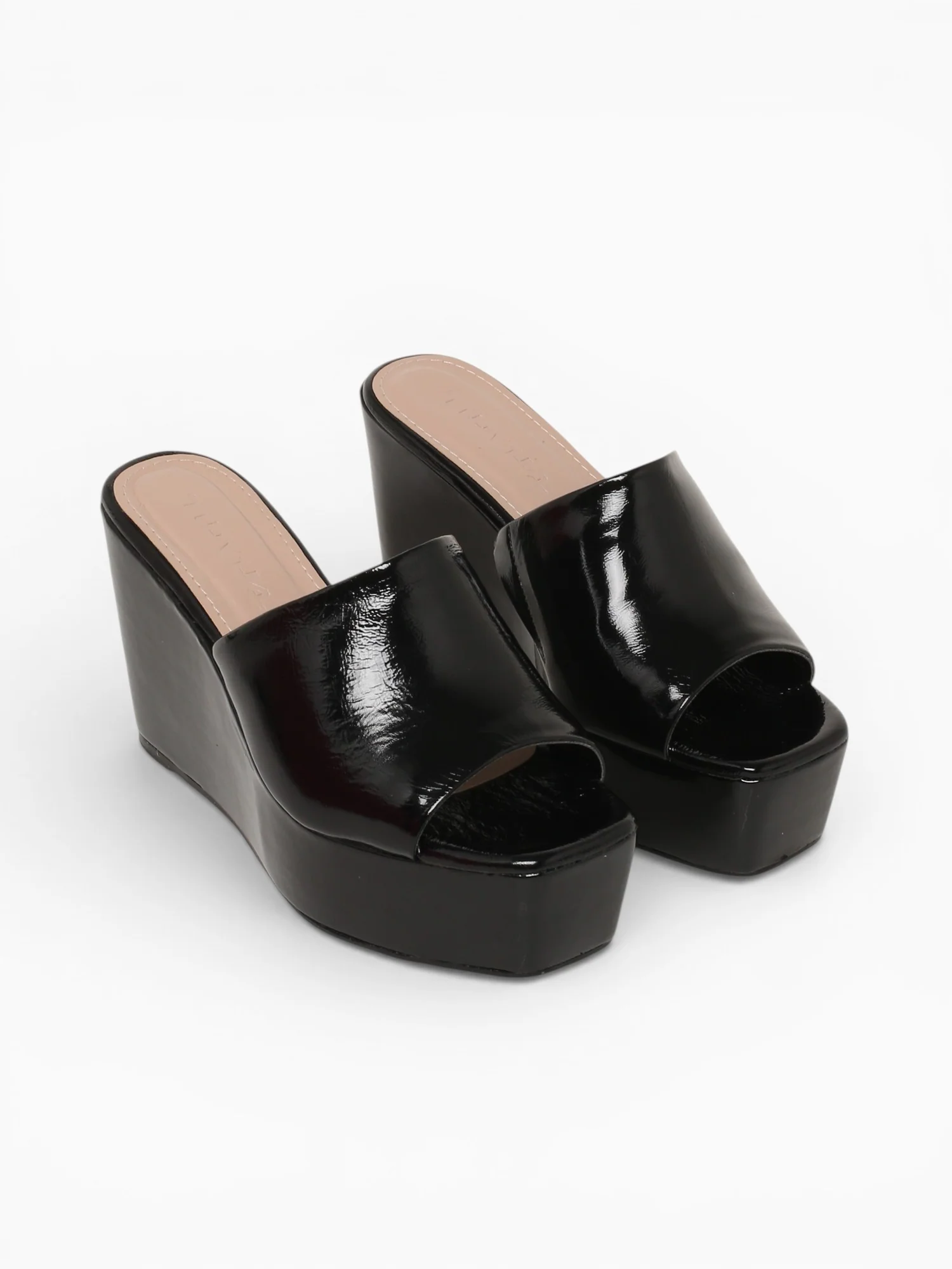 Laura Black Verniz Show - Image 5