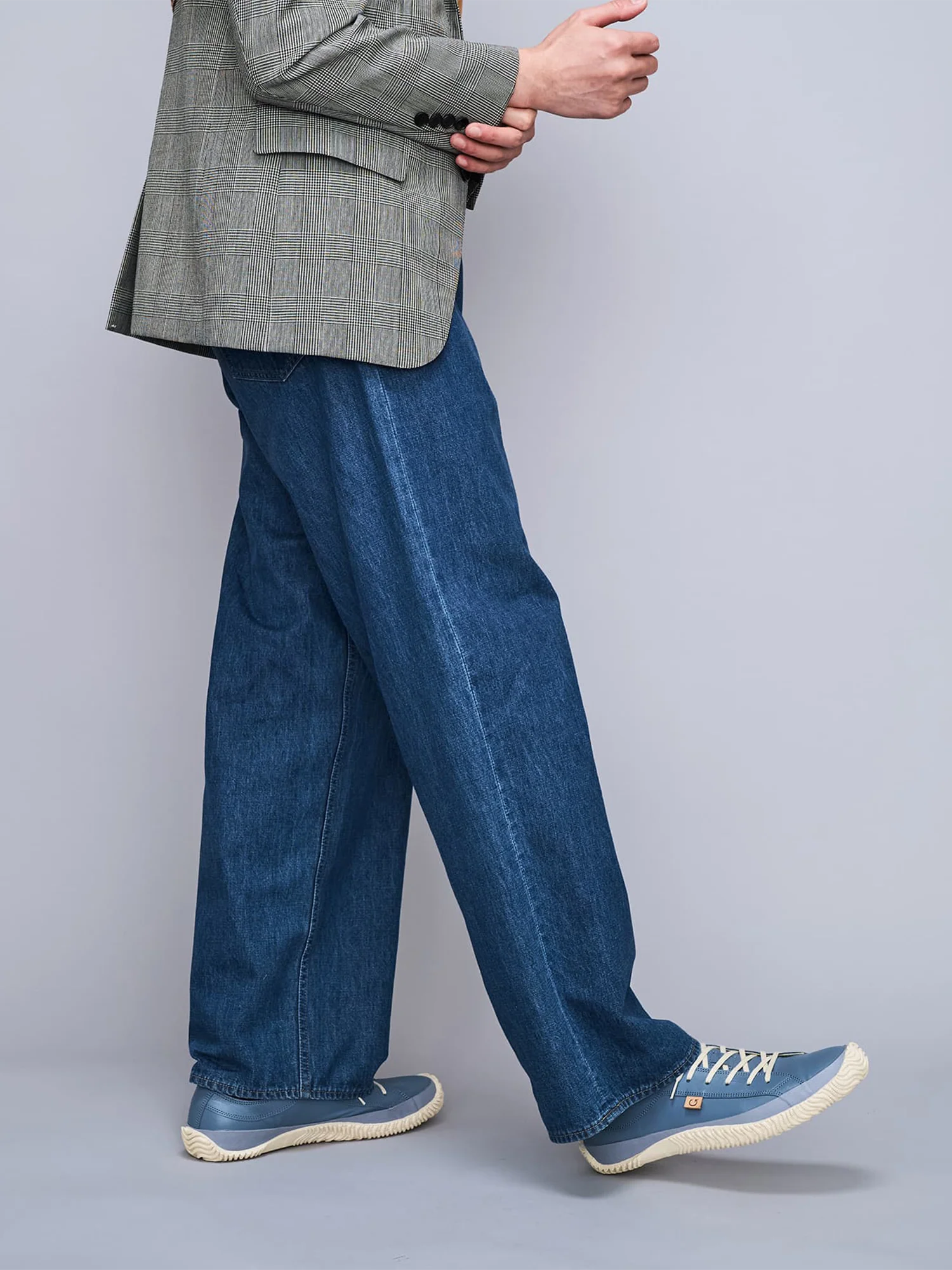 Iconic Grey Blue  Leather - Image 7